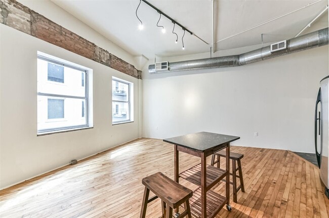 Photo - 705 Main St Unit 511