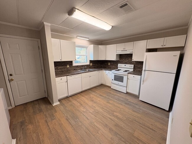 Photo - 195 Nunnally St