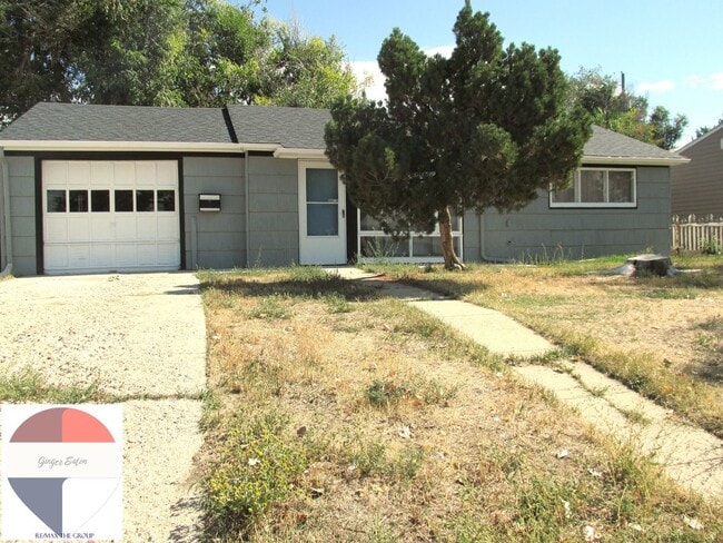 Building Photo - For Rent Rental