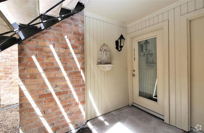 Building Photo - 1601 South Shepherd- Rental