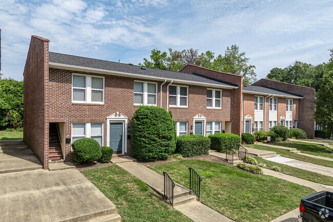 Building Photo - District at Williamsburg Rental