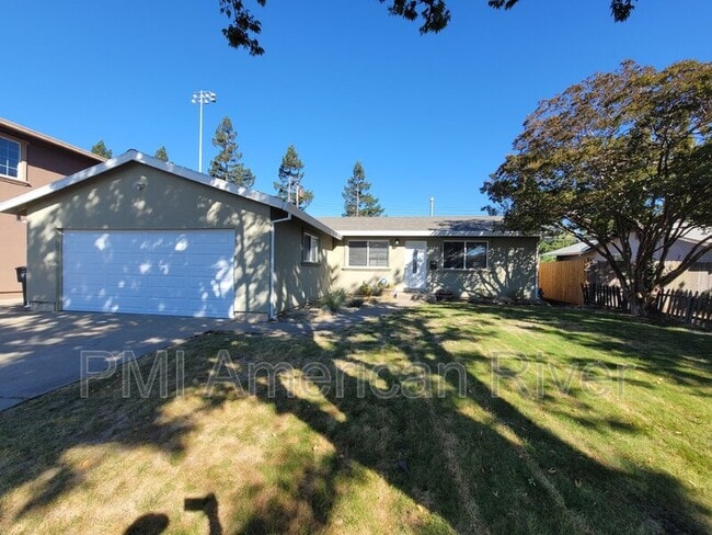 Photo - 2621 Cadjew Ave