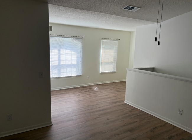 Photo - Plantation Point - One Bedroom Second Floor with Balcony!