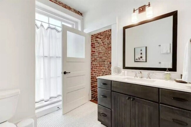 Photo - 2010 The Strand Unit 303