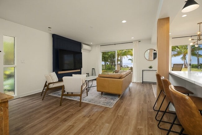 Photo - 230 Paiko Dr