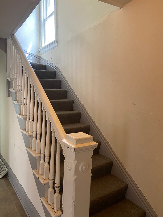 Photo - 19 N Bassett St