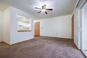 2BR, 1BA - 820SF
