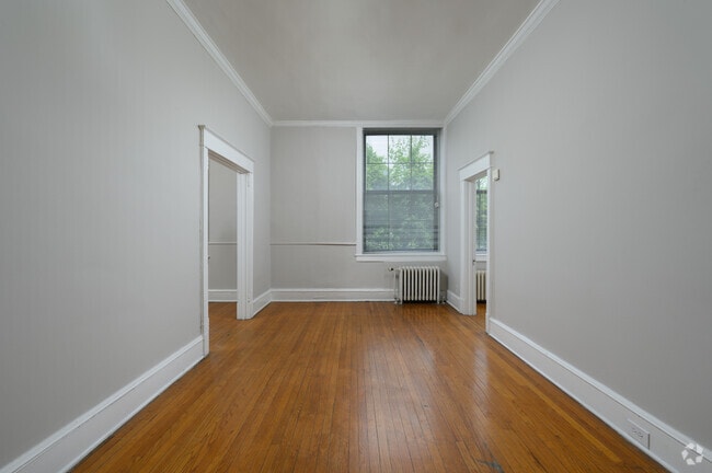 1BR, 1BA - 850SF Living Space - Bala Apartments