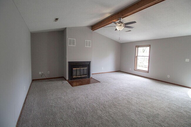 Photo - 2011 Bridgewater Dr