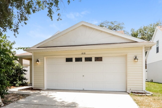 Photo - 1818 Horsechestnut Ct Casa