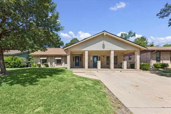 Building Photo - 6402 Bluesky Way