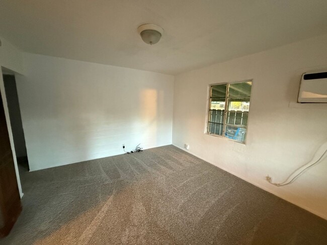 Photo - 661-665 Maple St