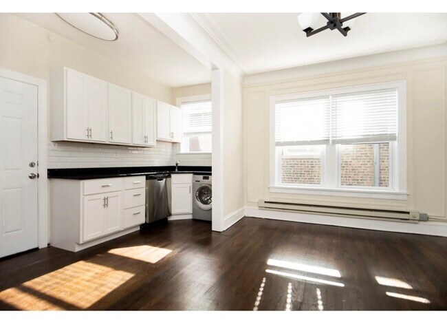 Photo - 327 Kedzie St Unit 3