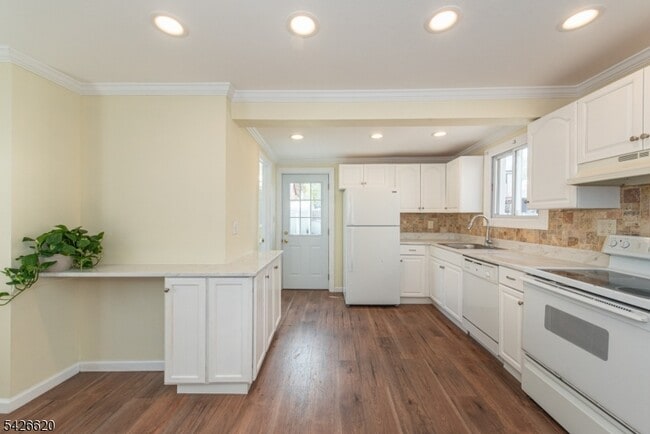 Photo - 108 Lafayette St