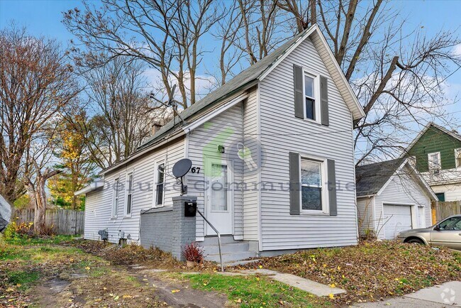 Building Photo - 2 bedroom 1 bathroom Rental