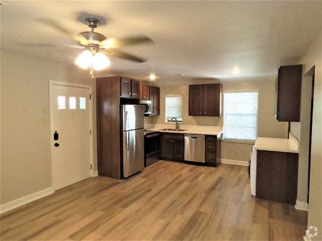 Building Photo - 507 E 7th St Rental
