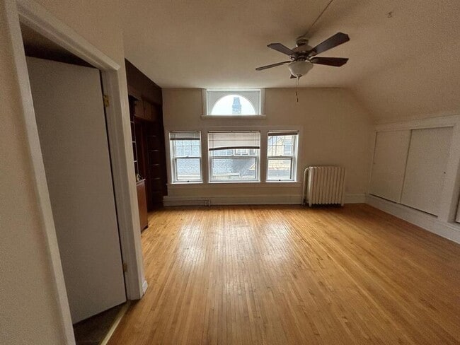 Photo - 137 E Gorham St Unidad 7 Rental