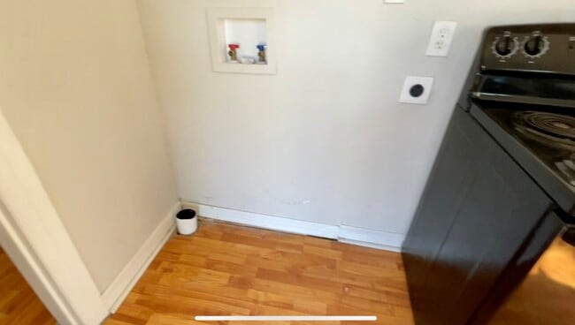 Photo - 701 E St NW