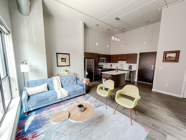 Building Photo - 1310 Locust St Unit ID1036845P Rental