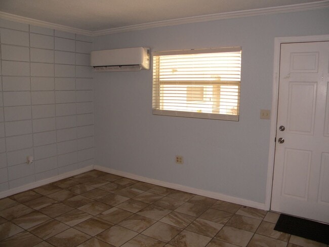 Photo - 1031 Royal Palm Ave