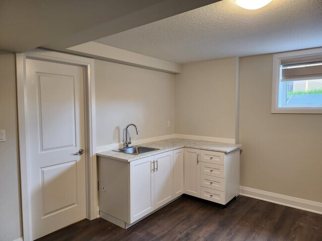 Photo - 235 Raspberry Pl