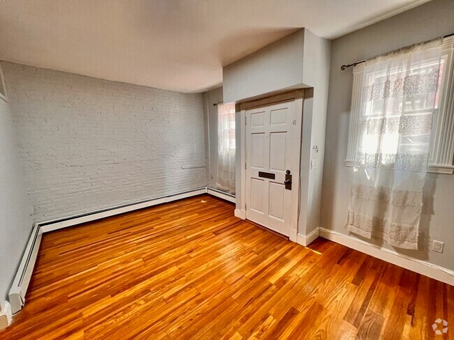 Building Photo - 53 Phillips St Rental