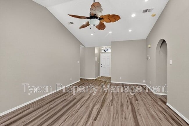 Photo - 1409 Stoneway Dr NW