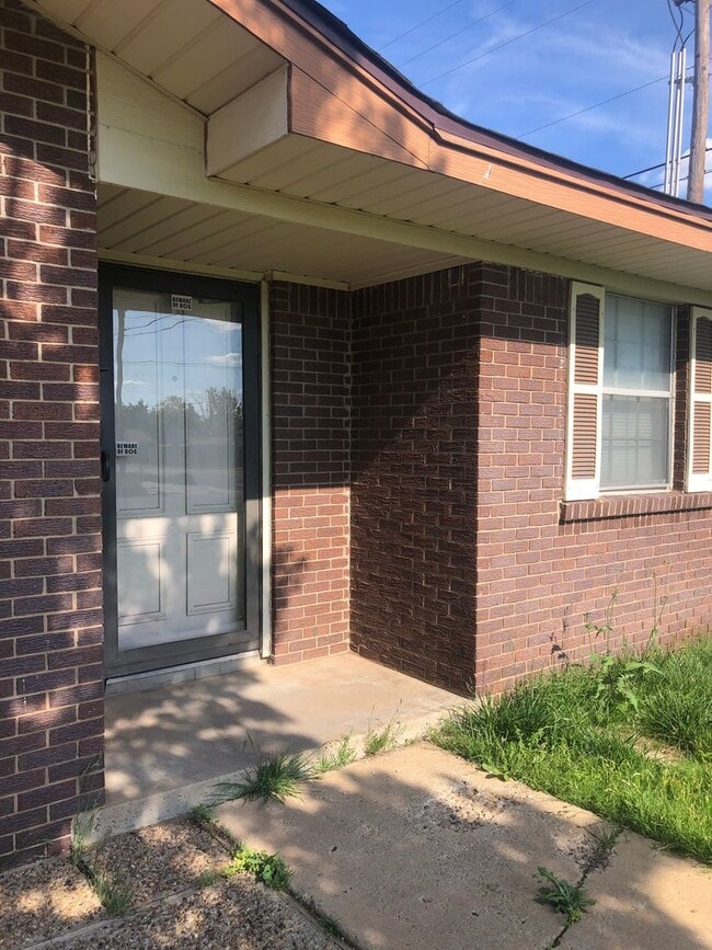 Photo - Located in Oakdale  3/1.5/2