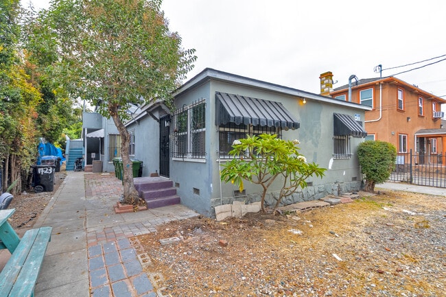 Building Photo - 1723 W 35th Pl Unit 1723
