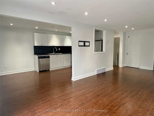 Photo - 1448 Tyneburn Cres