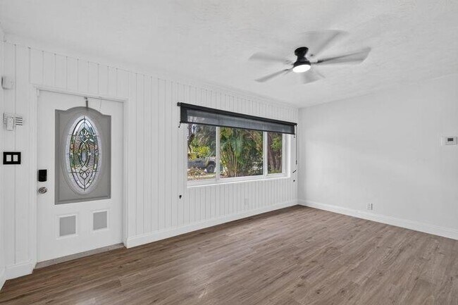 Photo - 540 NE 61st St