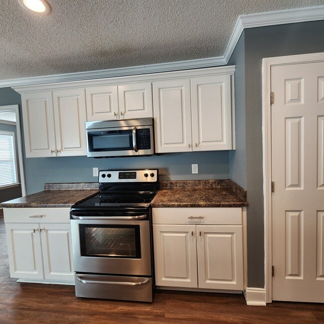 Photo - 116 Birchleaf Ln