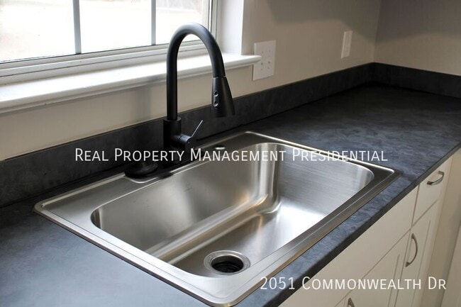 Photo - 2051 Commonwealth Dr