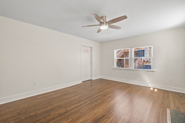 Photo - 316 24th St Unidad 4