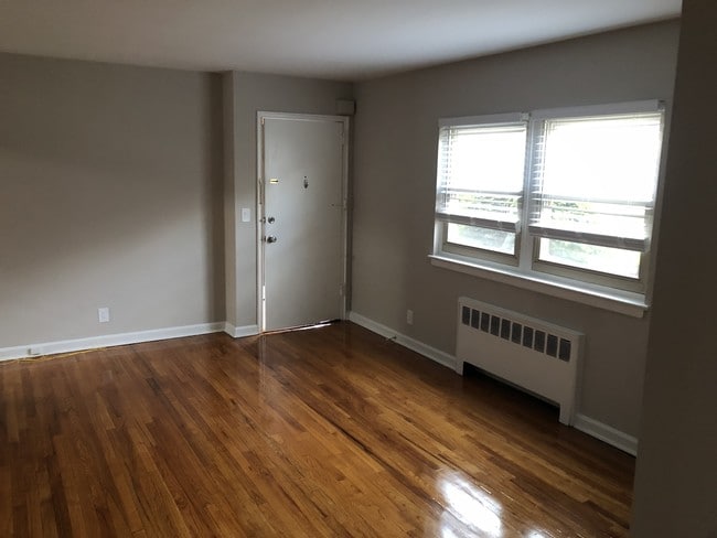 Photo - Magnolia Court Apartments