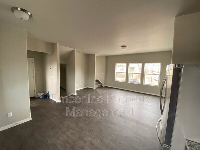 889 Grissom Dr.