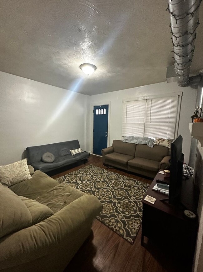 Photo - Four Bedroom House in Oakland!