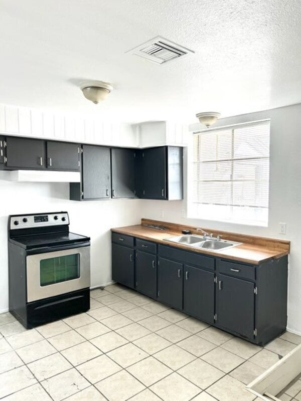 Photo - 523 W 12th St Unit #2