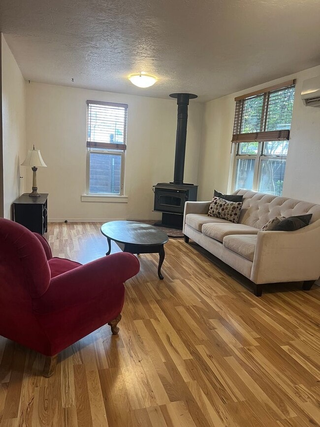 Photo - 508 N Main St Unidad 1