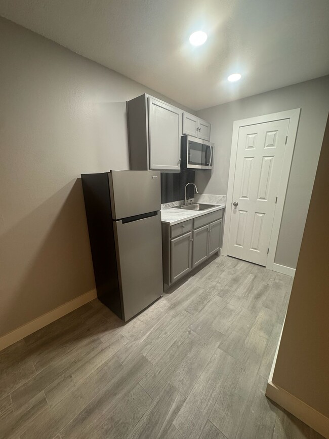 Photo - Southwest 8th Street, Miami, FL 33184 - 1 ...