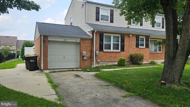 Photo - 328 Rees Dr