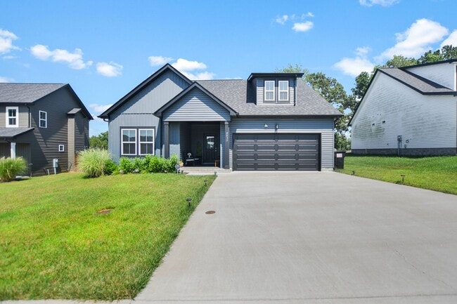 Pet Friendly Four Bedroom! - Pet Friendly Four Bedroom! House