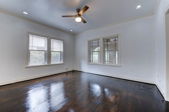 Building Photo - 2415 Elmen St