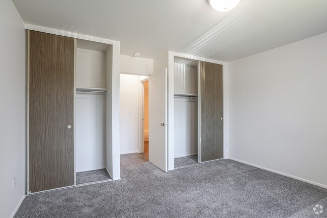 1BR, 1BA - 701SF - Bedroom