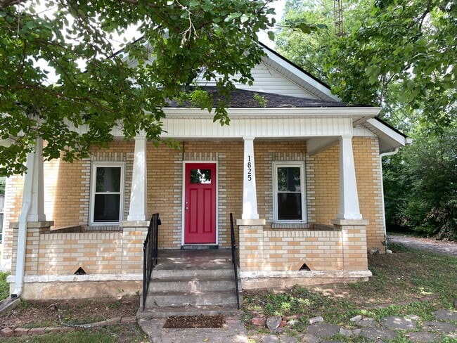 Building Photo - 1825 Normal St