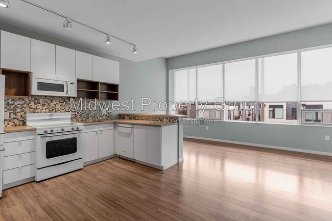 Photo - 4100 Lindell Blvd Unit 301