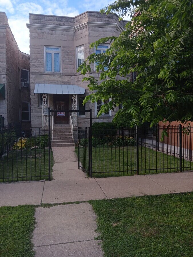 Photo - 1300 W Winnemac Ave Unit 2nd