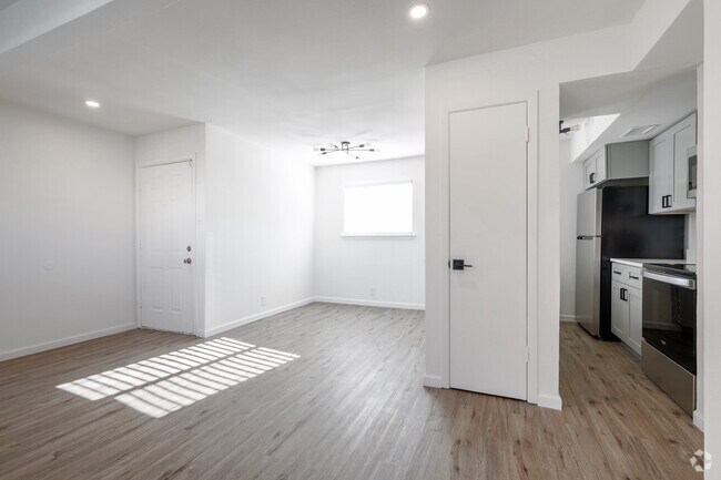 1BR, 1BA - 724SF