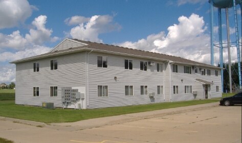 Photo - Whispering Pines Apartments