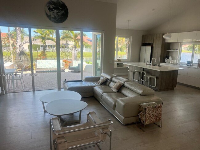 Photo - 1130 Spyglass